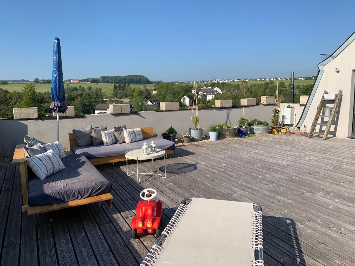 Design Appartment With Big Terrace Halsenbach Zewnętrze zdjęcie